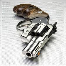 New COLT ROUND BUTT PYTHON 2.5″ - 357 MAGNUM - STAINLESS STEEL - WALNUT FINGER-GROOVE GRIPS