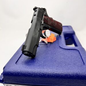 New COLT 1911 COMBAT LIGHTWEIGHT COMMANDER OPTICS READY (Model O4840XE-OR) - 4.25" BARREL - TWO 8+1 MAGS - 45ACP